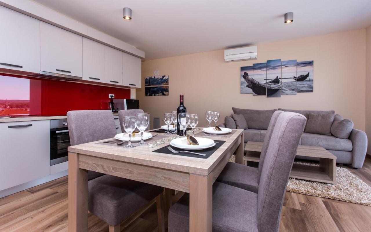 Waterfront Apartments Pia - Marija Малинска Экстерьер фото