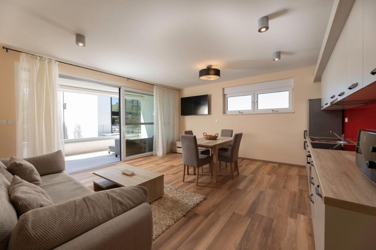 Waterfront Apartments Pia - Marija Малинска Экстерьер фото
